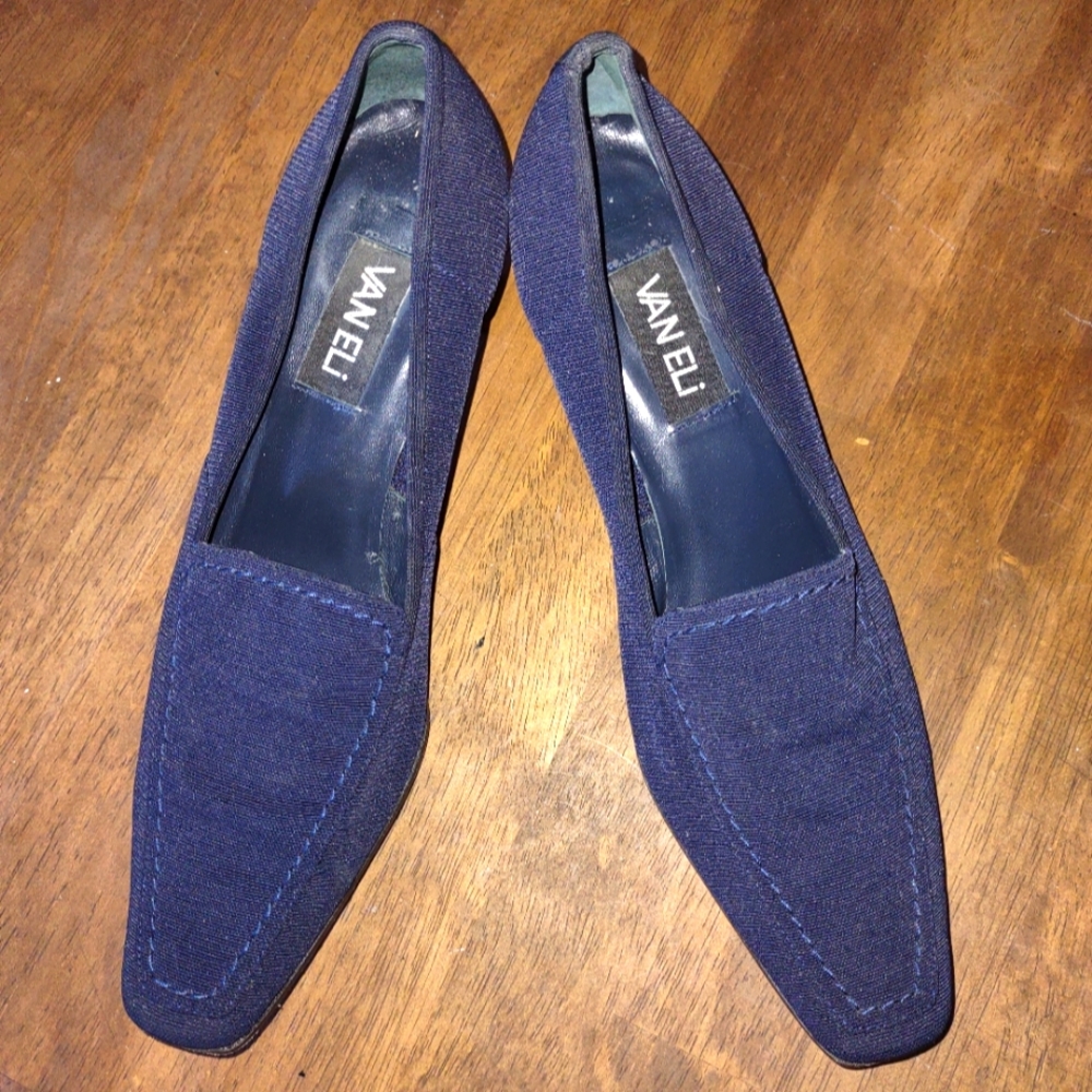 🍄 Van Eli Square Toe Pumps